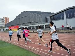 难缠，湖人队的八村塁打破沉默，谈及棘手的膝伤