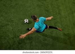 曝曼联向免费锋霸开出合同！其梦想加盟巴萨，阿