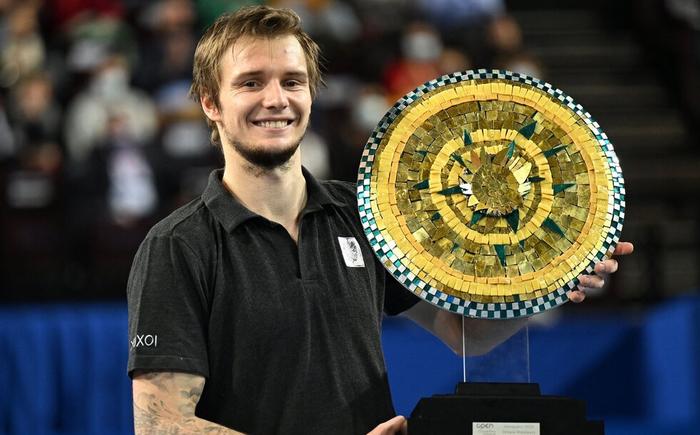 而曼联并非 而曼联并非